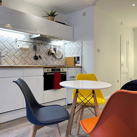 Kensington Studio Hosted By Airoperate Near Notting Hill - 1 Double Bed , 1 Sofa Bed, Ground Floor Apartment Via Private Entrance Londres Exterior foto